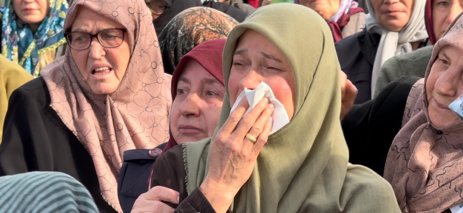 Dekanın Odasından Düşen Avukat Hayatını Kaybetti Genç Anne Son Yolculuğuna Uğurlandı (9)