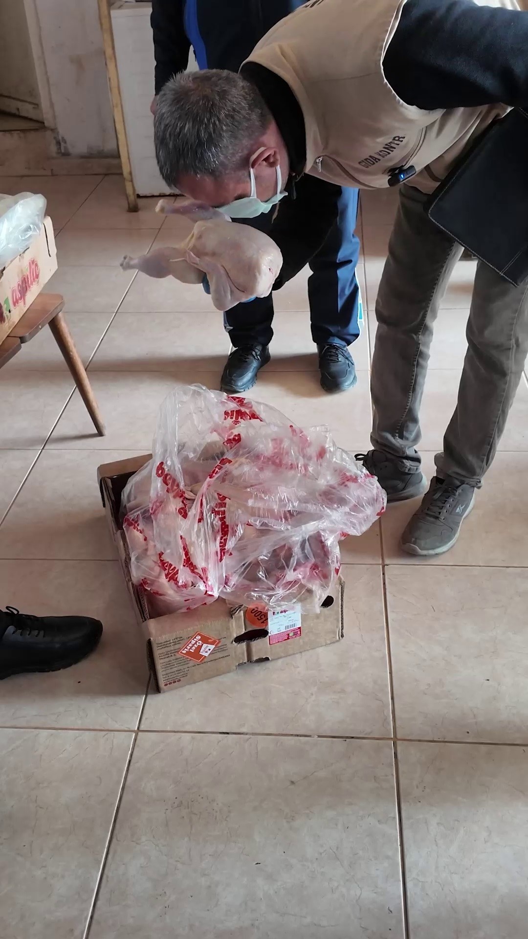 Donercide Pes Dedirten Hijyen Skandali Zabita Les Gibi Kokuyor Dedi Isletme Muhurlendi (4)