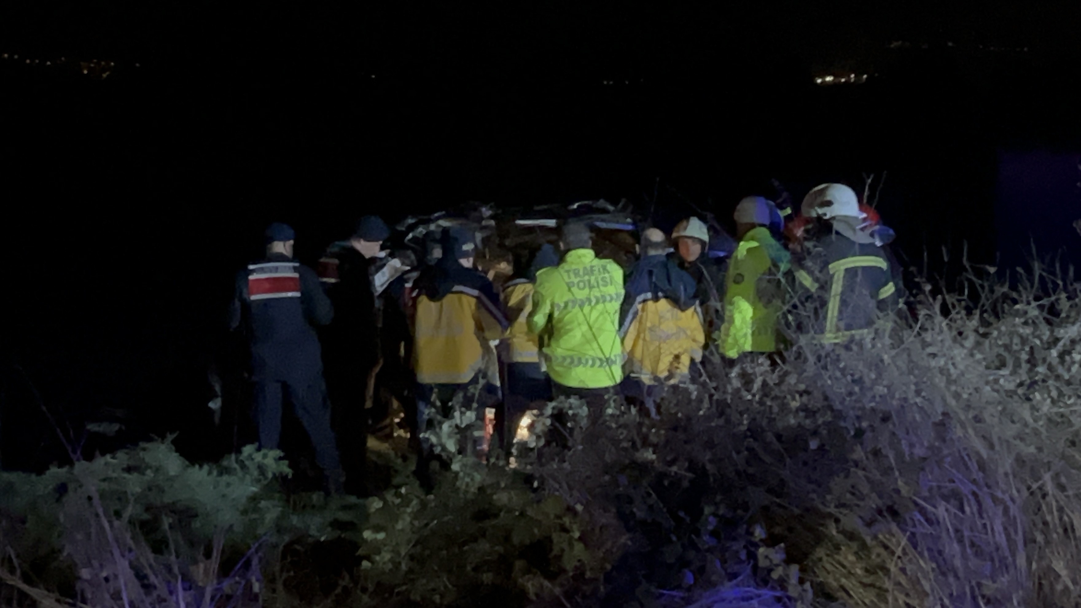 ‘Dur’ Ihtarına Uymadı, Ters Yöne Girdi Gece Yarısı 5 Kişiyi Hayattan Kopardı (13)