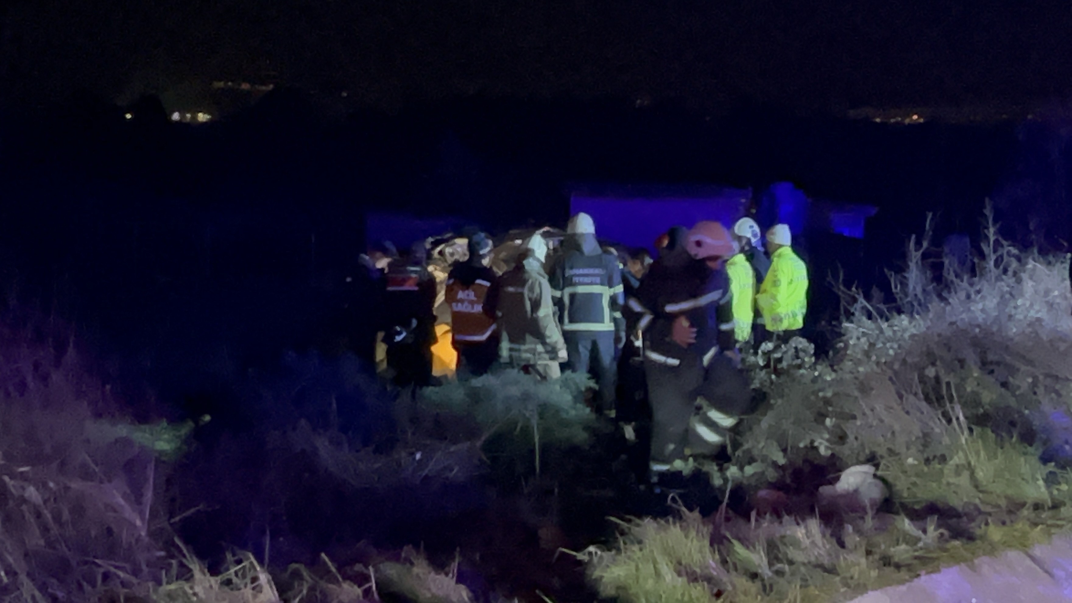 ‘Dur’ Ihtarına Uymadı, Ters Yöne Girdi Gece Yarısı 5 Kişiyi Hayattan Kopardı (7)