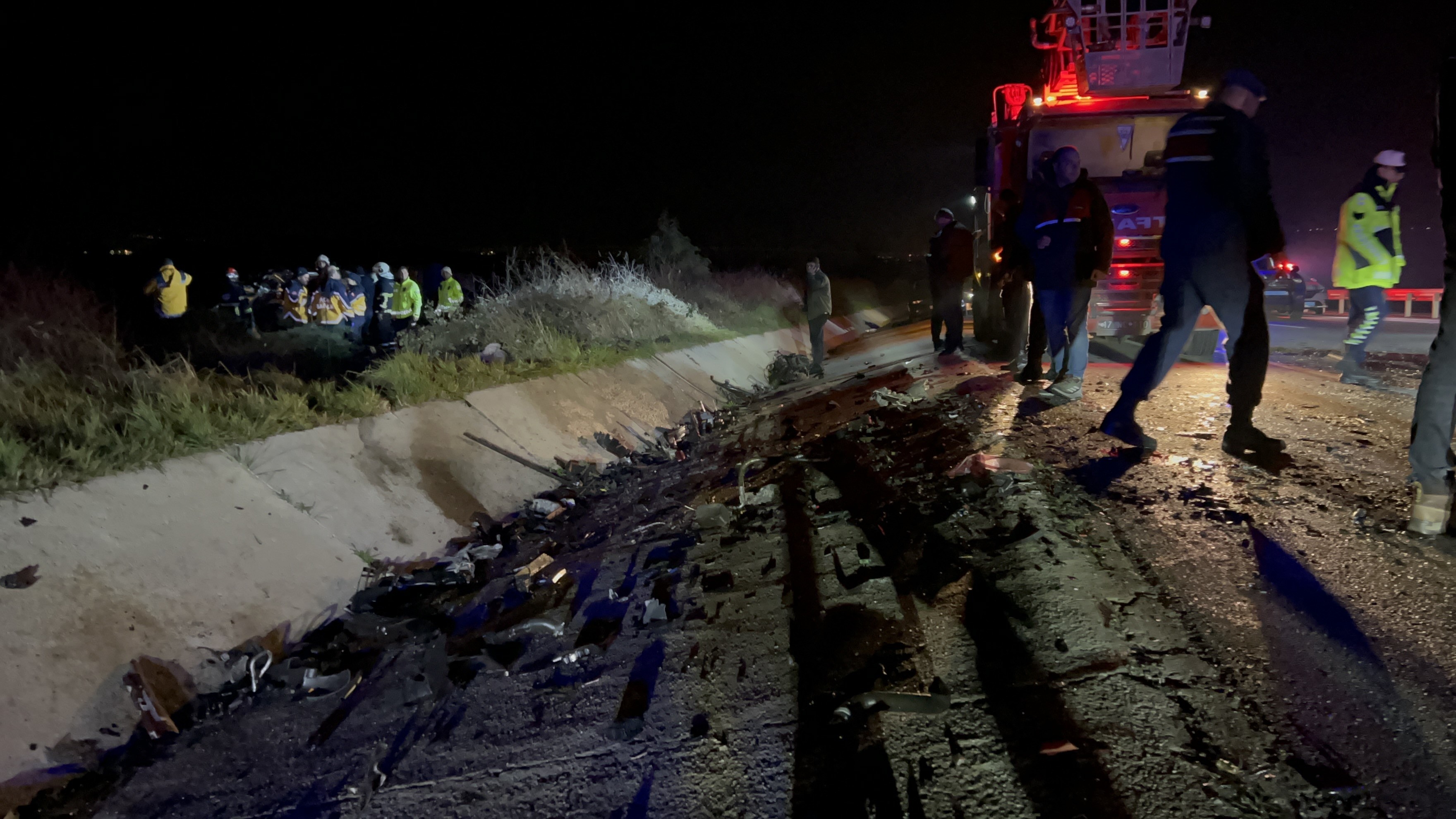‘Dur’ Ihtarına Uymadı, Ters Yöne Girdi Gece Yarısı 5 Kişiyi Hayattan Kopardı (8)