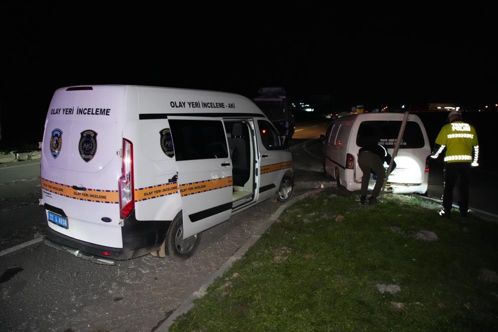 Dur Ihtarina Uymayan Minibus Kovalamaca Sonrasi Durduruldu Minibuste 7Si Cocuk 20 Duze (3)