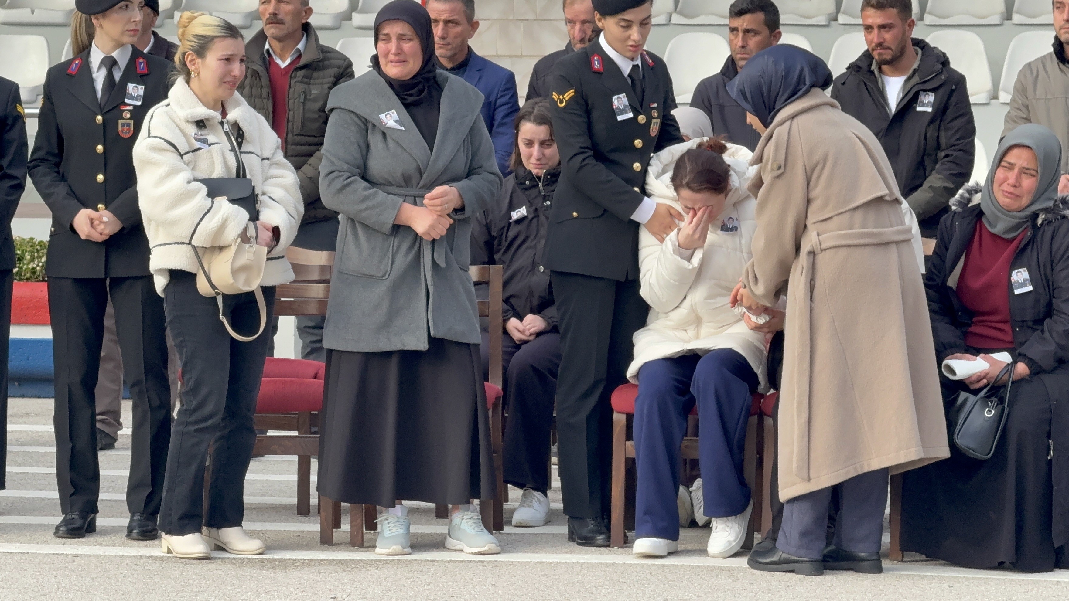 Eşi 7 Aylık Hamileydi… Uzman Çavuş Görev Başında Kalbine Yenildi (6)