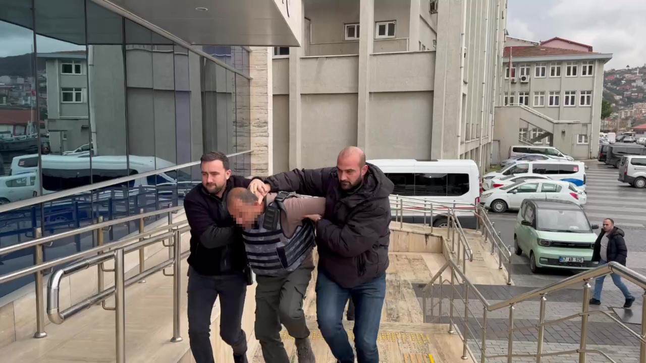 Eşine Bakan Adamdan Rahatsız Oldu! Defalarca Bıçaklanarak Öldürüldü (5)