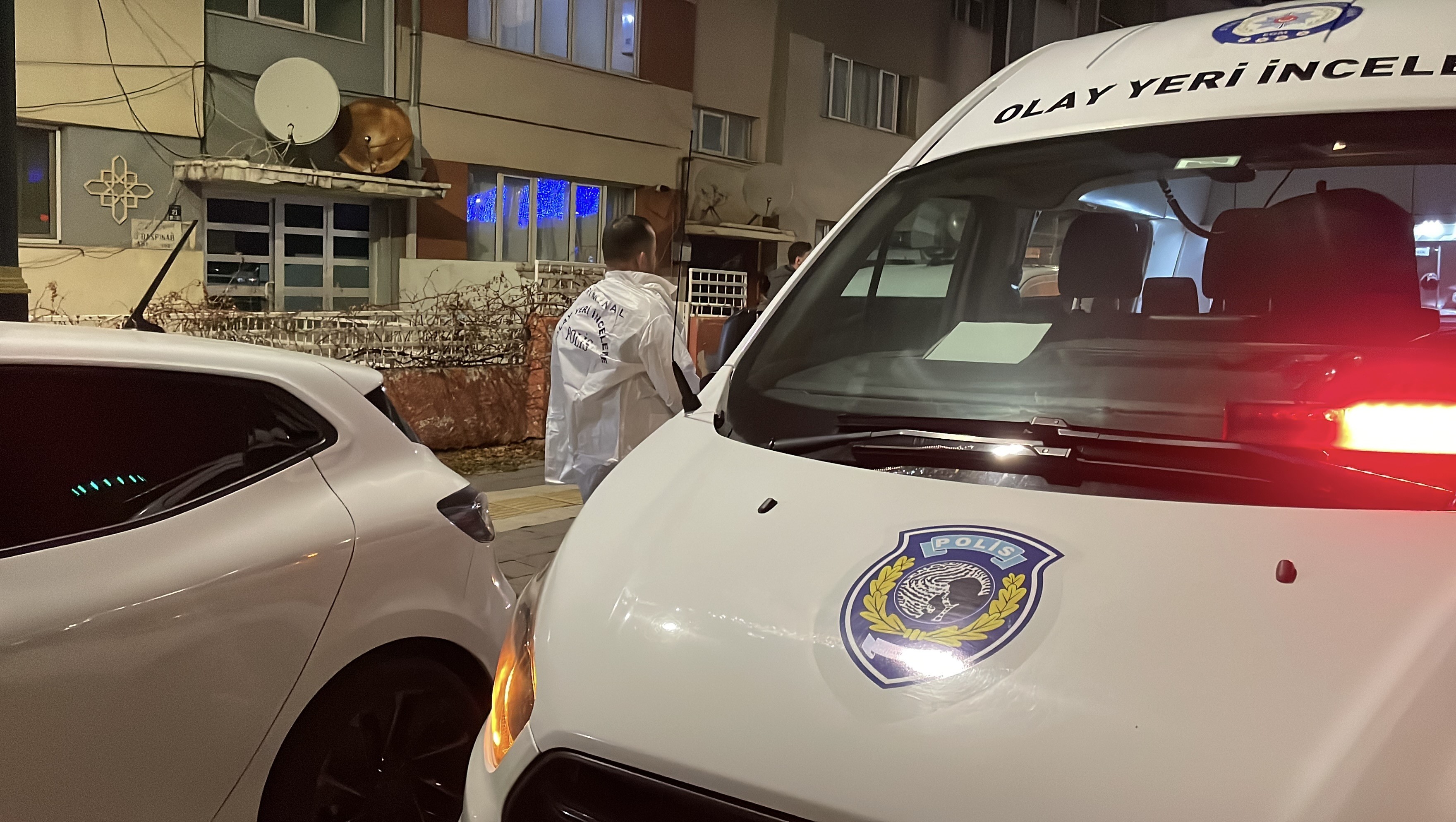 Evde Kanlı Gece! Ağabeyini Göğsünden Bıçaklayarak Öldürdü (7)