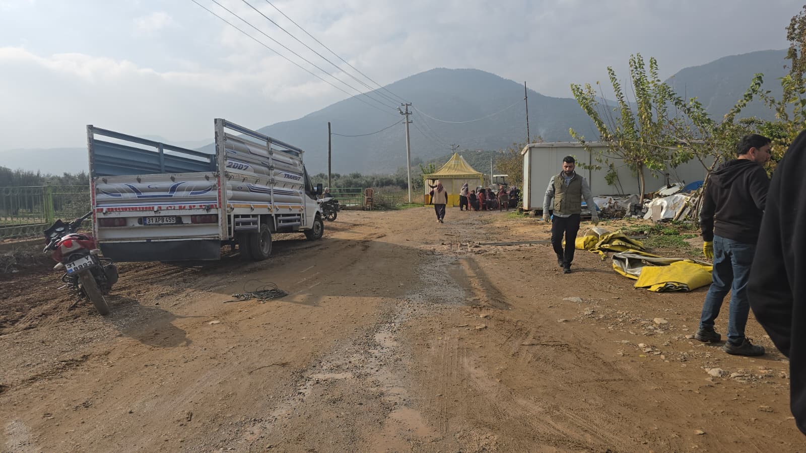 Evden Kaçtı, Zorla Geri Getirildi! 4 Çocuk Annesi Eşi Tarafından Başından Vurularak Öldürüldü (3)