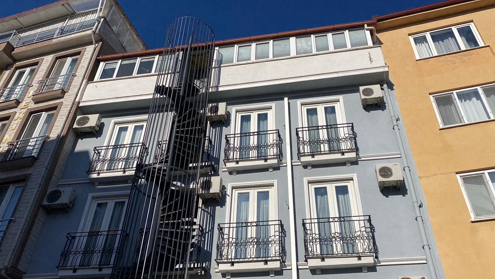 Gece Otele Girdi, Sabah Cansız Bedeni Bulundu (4)