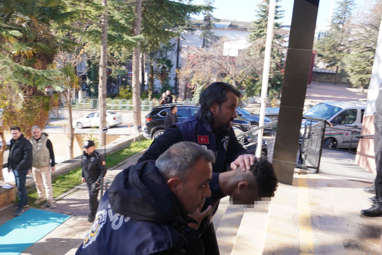 Genç Şüpheliden Kan Donduran Ifade “Kayıtsız Kaldı, Öldürdüm” (3)