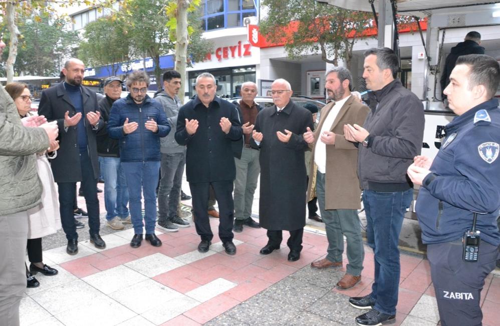 Gulsah Durbay Icin Bircok Noktada Lokmalar Dokuldu (3)