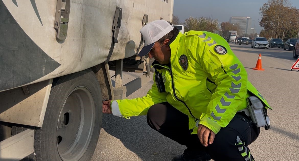 “Her Ay 10 Ceza Yiyorum” Sürücünün Itirafı Polis Kameralarına Yansıdı (3)