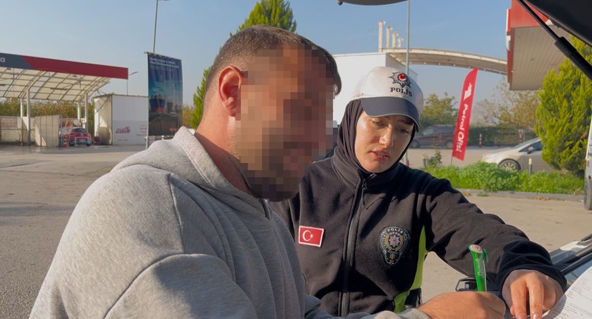 “Her Ay 10 Ceza Yiyorum” Sürücünün Itirafı Polis Kameralarına Yansıdı (8)