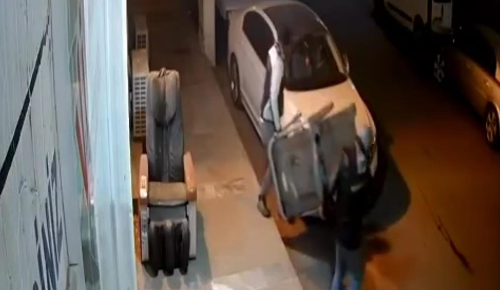 Hırsızlardan Pes Dedirten Rahatlık Koşu Bandını Saniyeler Içinde Çaldılar! (7)