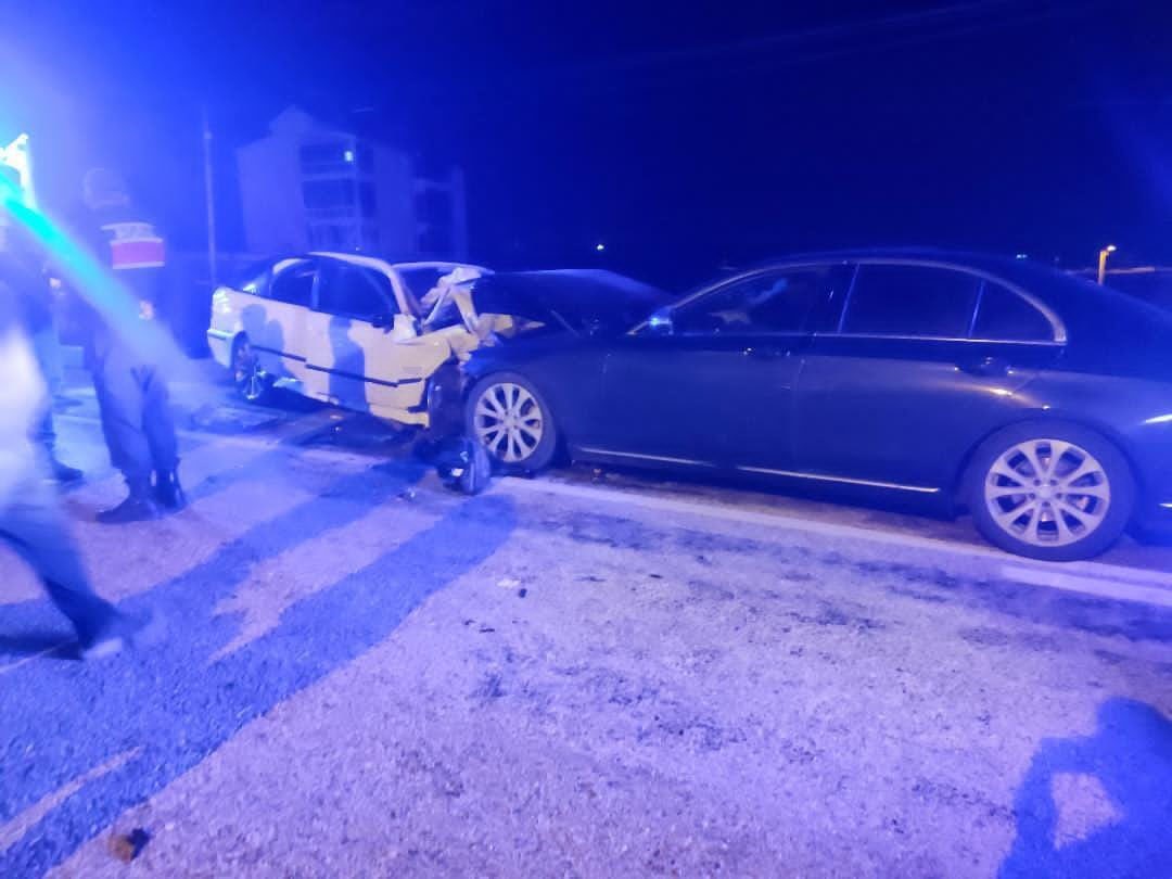 İki Araç Birbirine Girdi 1 Ölü, Çok Sayıda Yaralı (2)