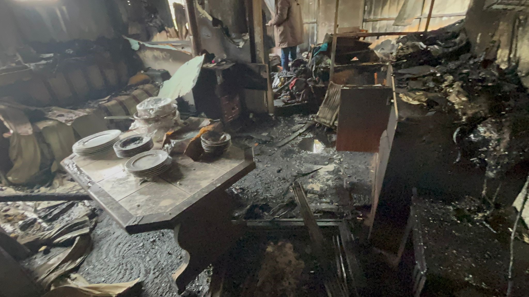 İki Ay Önce Bacaklarını Kaybetmişti… Bir Anda Büyüyen Alevler Engelli Adamı Hayattan Kopardı (2)