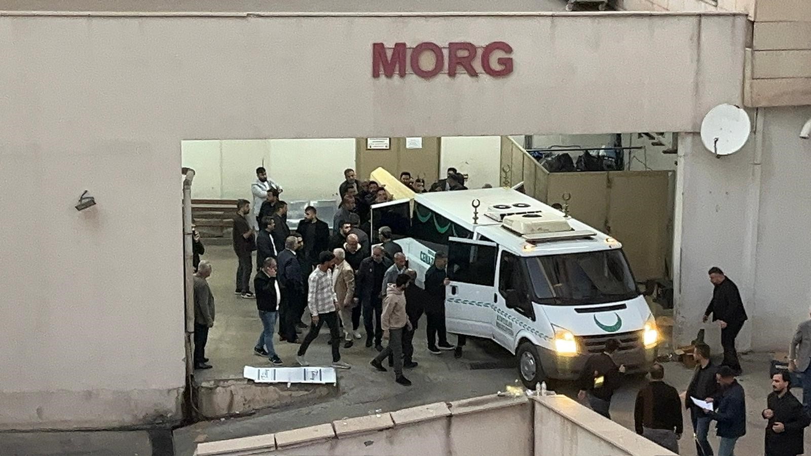 İki Çocuk Yetim Kaldı Anne Evinde Bıçaklanmış Halde Ölü Bulundu (2)