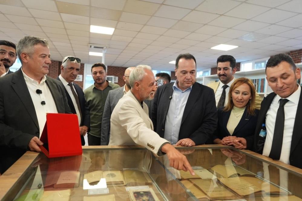 Ilk Kutuphane Gordeste 11 Bin Kitapla Acildi (4)