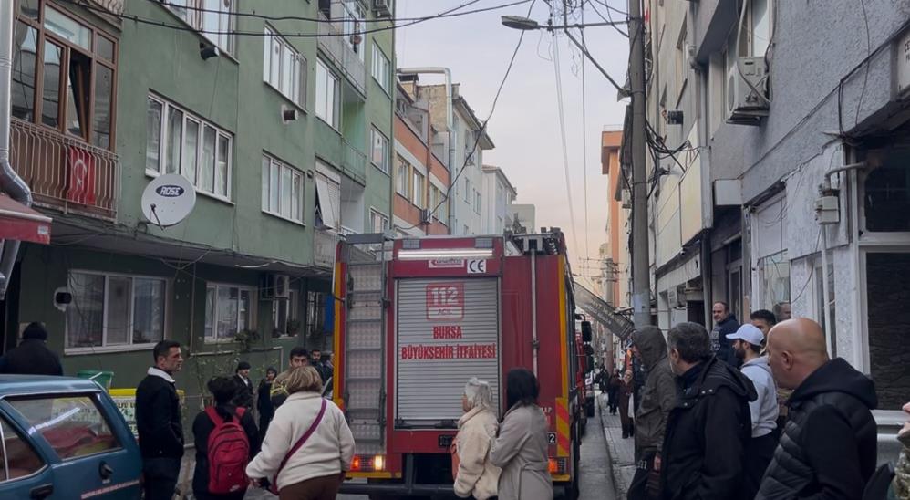 Inanilmaz Olay Evi Yakarim Dedi Yangin Cikardi Kontrolden Cikinca 112Yi Aradi (4)