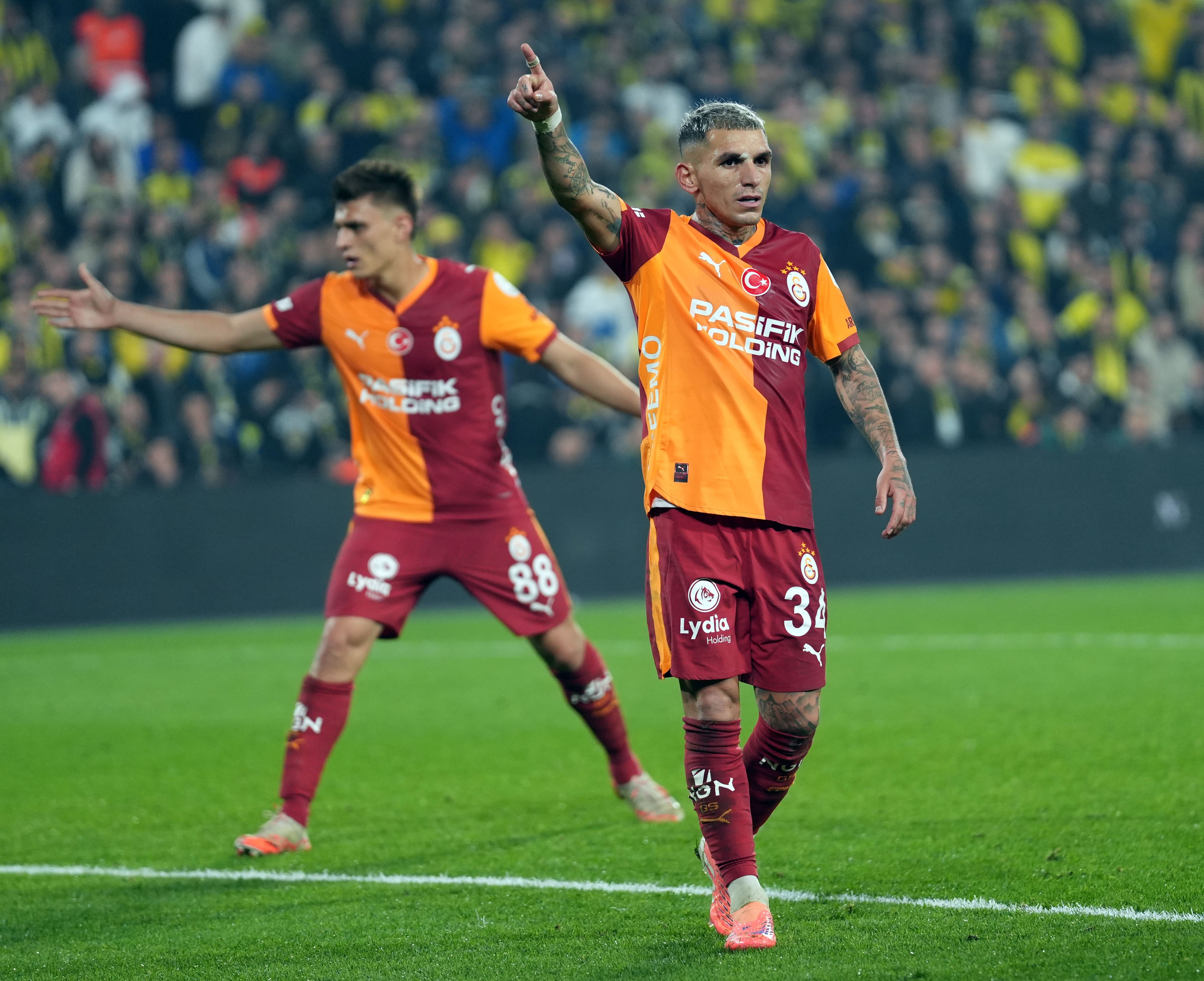 Kadıköy’de Nefes Kesen Kapışma! Dev Derbide Puanlar Paylaşıldı (3)