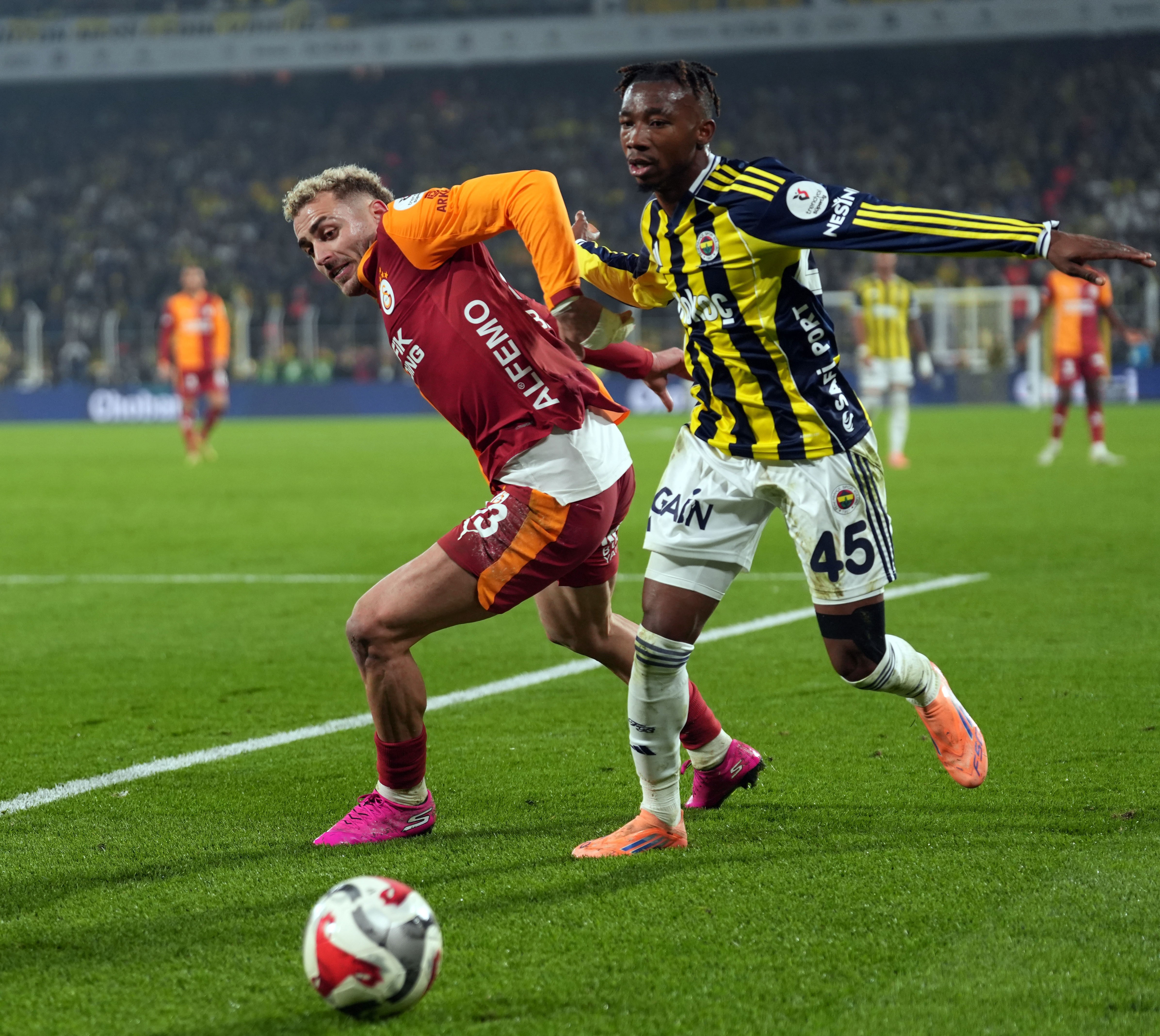 Kadıköy’de Nefes Kesen Kapışma! Dev Derbide Puanlar Paylaşıldı (6)