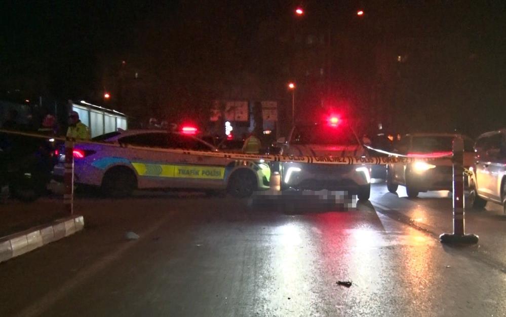 Kamyonla Carpisan Motosikletin 17 Yasindaki Surucusu Olay Yerinde Hayatini Kaybetti (2)