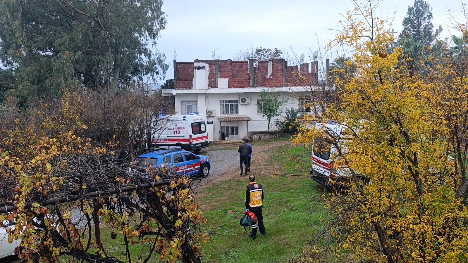 Kan Donduran Olay Tartıştığı Babasını Ve Yengesini Tabancayla Vurdu (7)