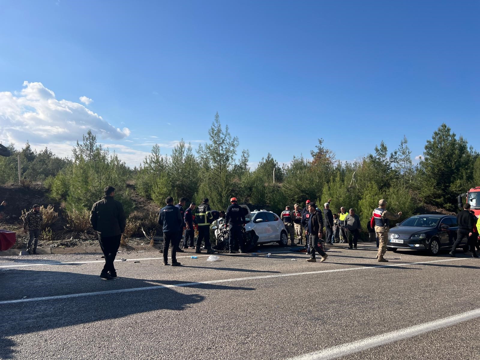 Karayolda Dehşet Anları İki Araç Çarpıştı, 5’I Ağır 6 Yaralı (3)