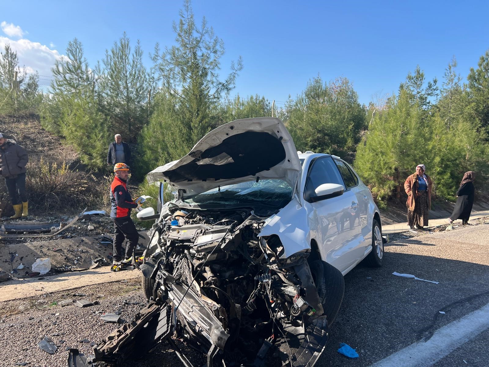 Karayolda Dehşet Anları İki Araç Çarpıştı, 5’I Ağır 6 Yaralı (5)