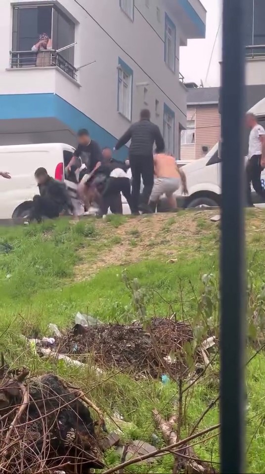 Kardeşler Arasındaki Tartışma Alevlendi Mahallede Kemer Ve Bıçaklar Konuştu (2)