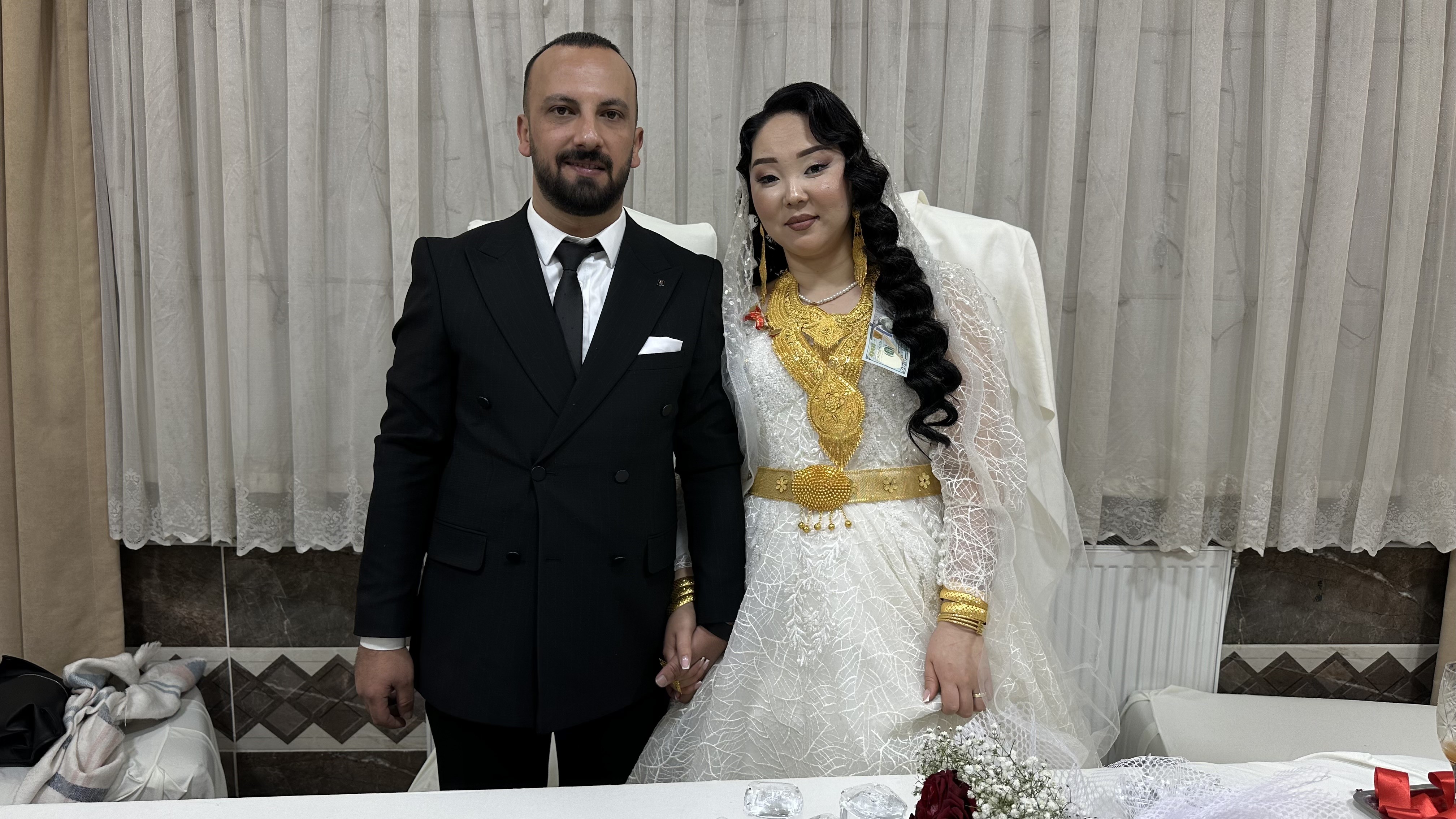 Kargoda Baslayan Tesaduf Aska Donustu Kirgiz Gelin Yuksekovaya Gelin Oldu 01