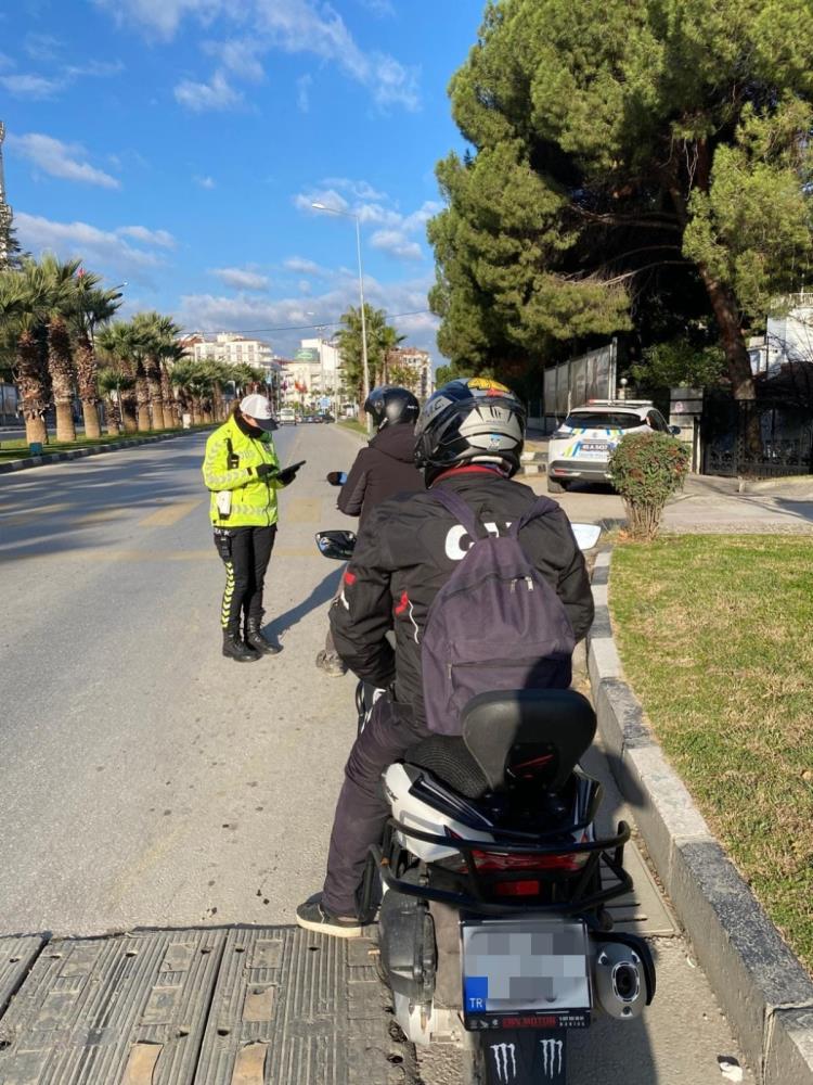 Kask Takmayan Yandi Manisada 3 Gunluk Denetimde Rekor Ceza (3)