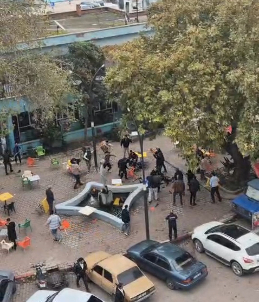 Kavga Degil Savas Alani Kahvedeki Gerginlik Buyudu Mahalle Ayaklandi (2)