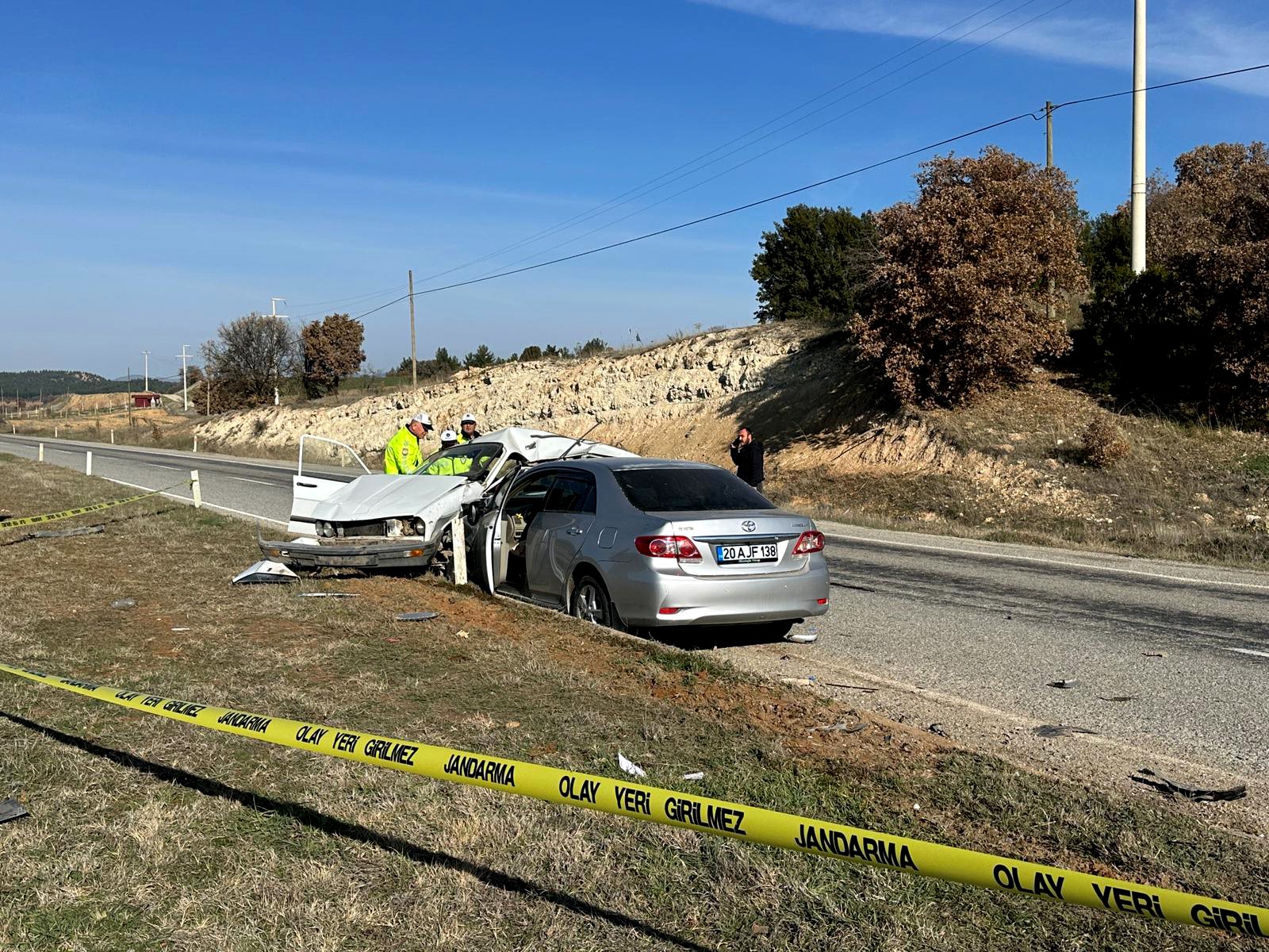Kavşakta Korkunç Çarpışma! Yaşlı Çift Kazada Hayatını Kaybetti (4)