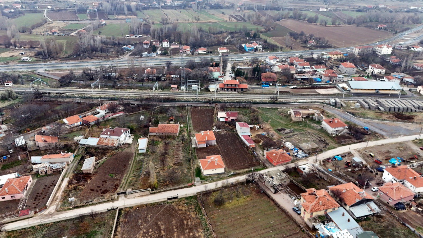 Kemal Sunalin Filmi Gercek Oldu Mahalle Tel Orguyle Ikiye Bolundua