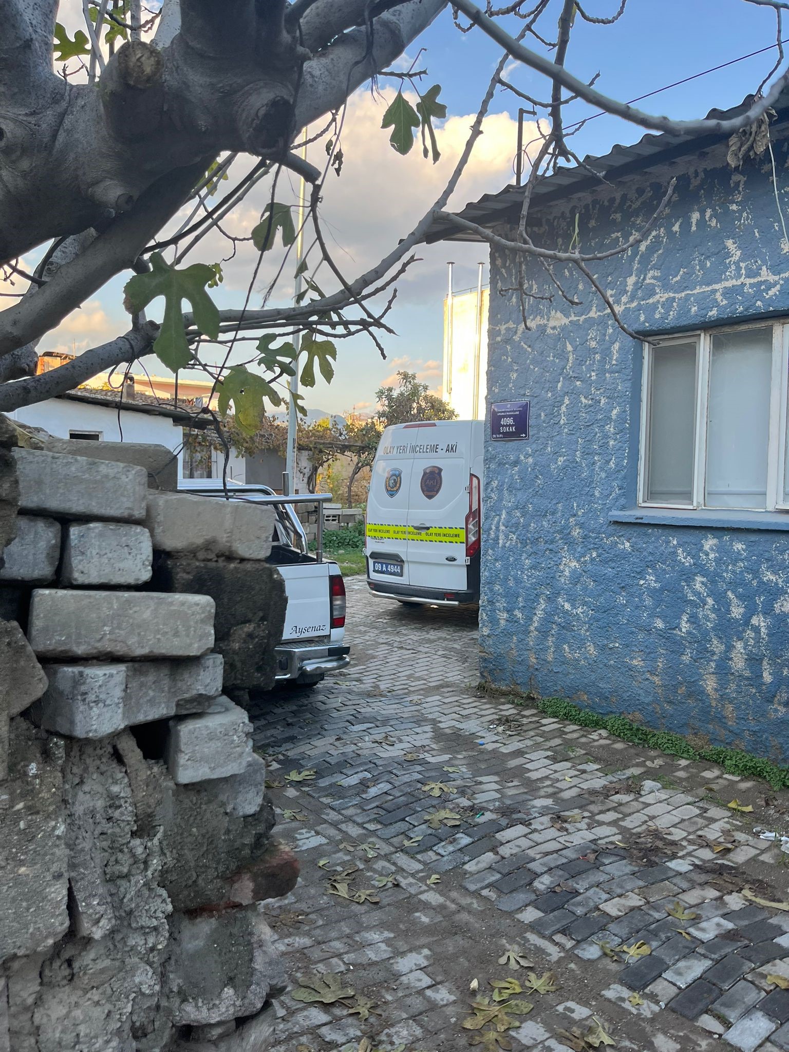 Kendisinden Haber Alınamayan Yaşlı Adamdan Acı Haber Evinde Asılı Halde Bulunan Adam Kurtarılamadı (3)