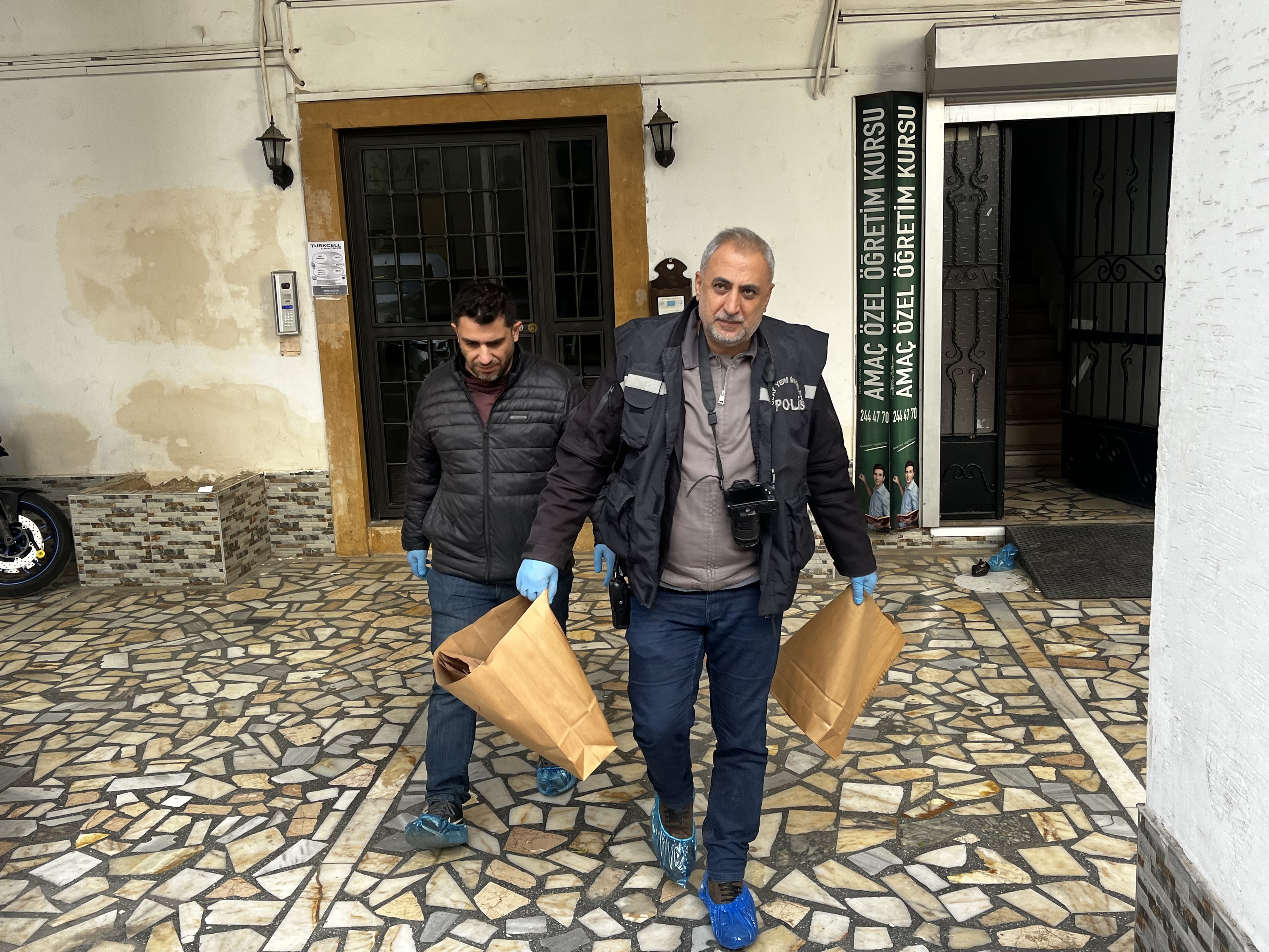 Kızı Yedek Anahtarla Girdi! Annesini Oturma Odasında Ölü Buldu (3)