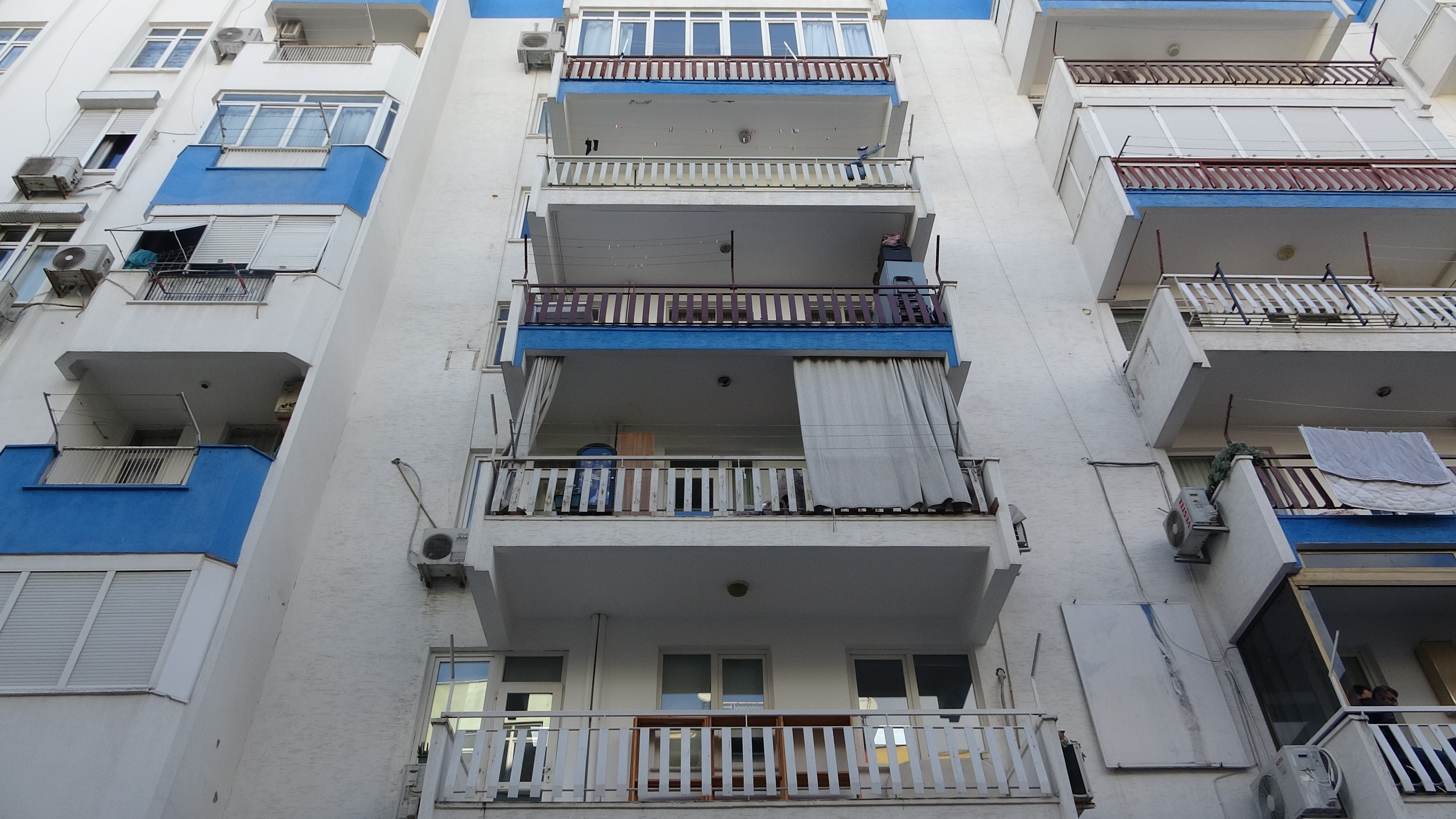 Kızı Yedek Anahtarla Girdi! Annesini Oturma Odasında Ölü Buldu (4)