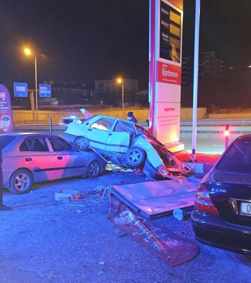 Kontrolden Çıkan Otomobil Can Aldı 21 Yaşındaki Genç Hayatını Kaybetti (2)