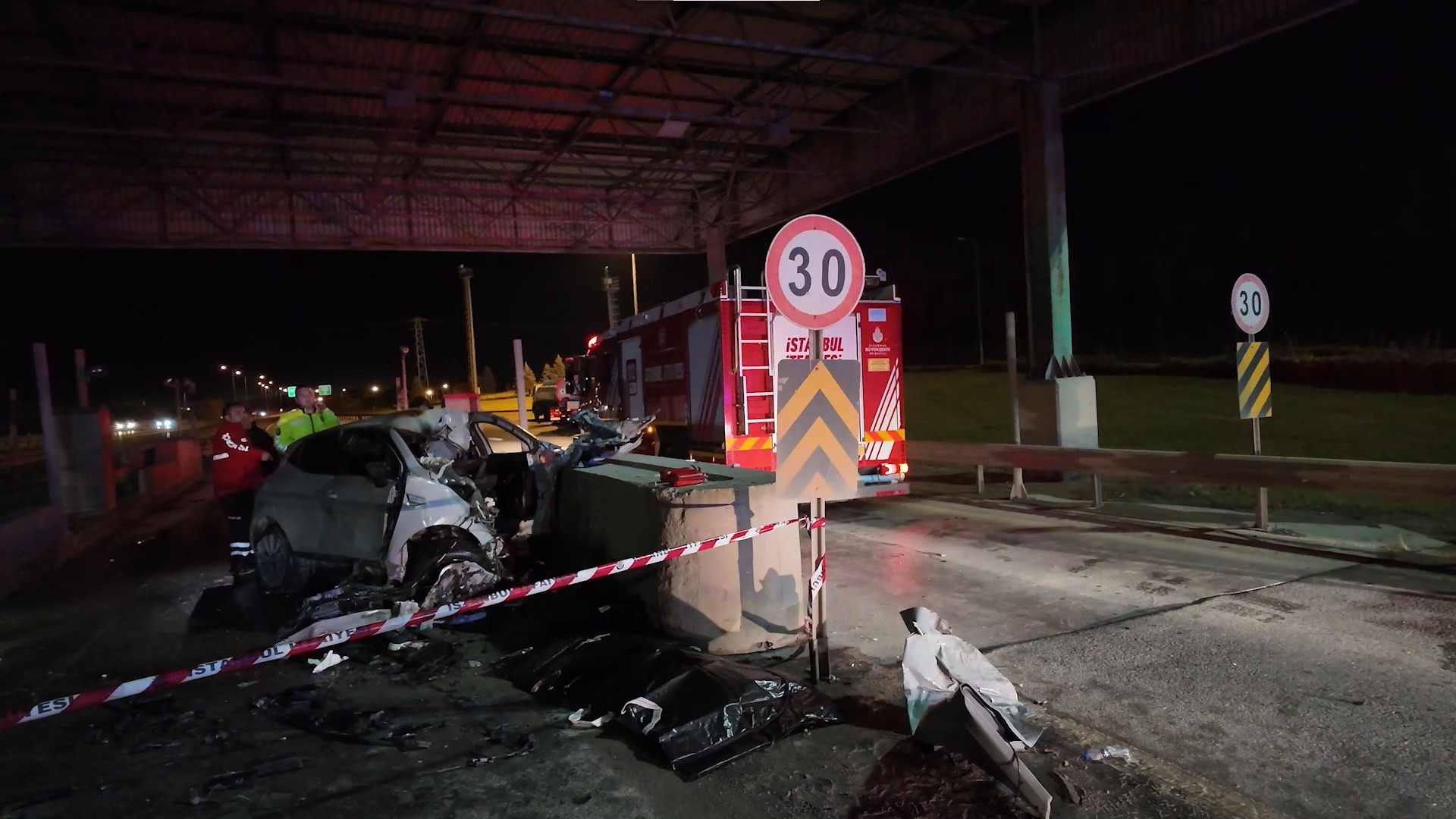 Kontrolden Cikan Otomobil Giselere Carpti Genc Surucu Hayatini Kaybetti (2)