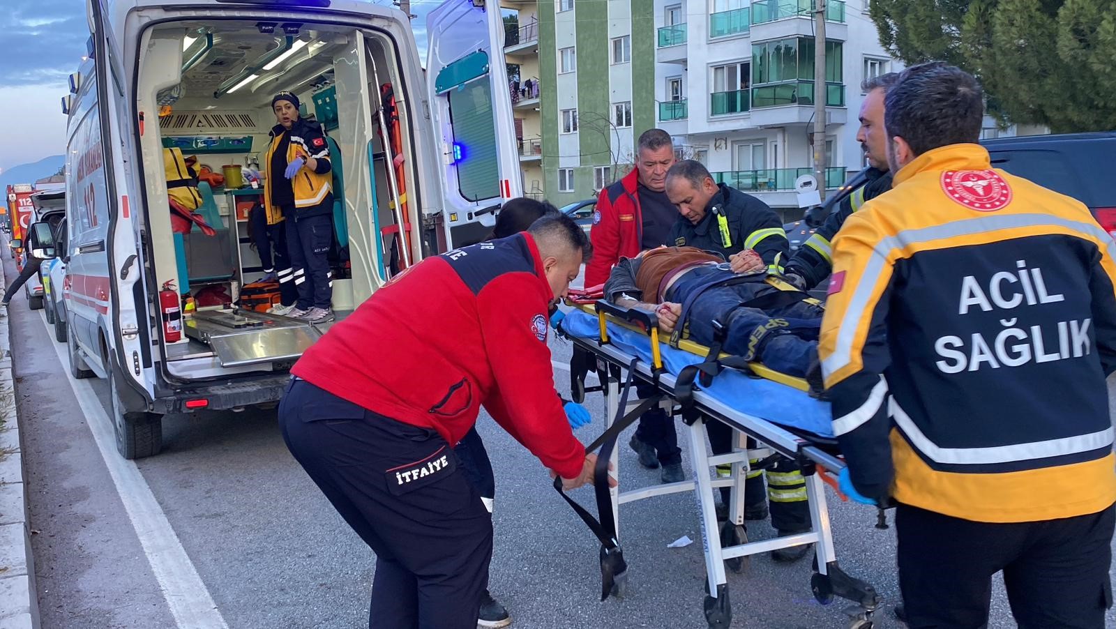 Kontrolden Çıkan Otomobil Karşı Şeride Uçtu 2 Kardeş Hayatını Kaybetti, 5 Yaralı (6)