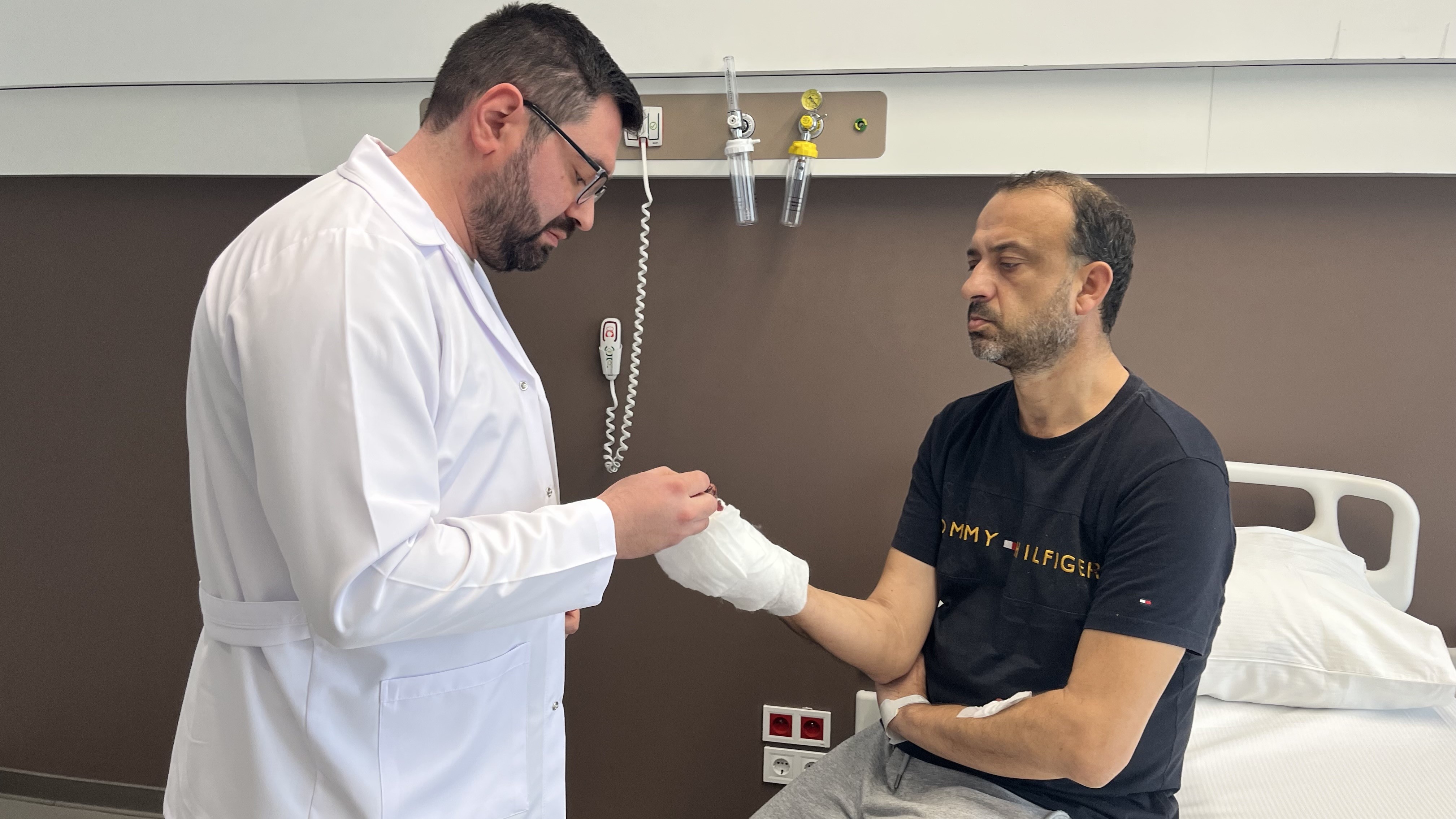 Kopan Parmağını Buzda Sakladı, 600 Kilometre Yol Geldi 14 Saat Sonra Mucize (6)