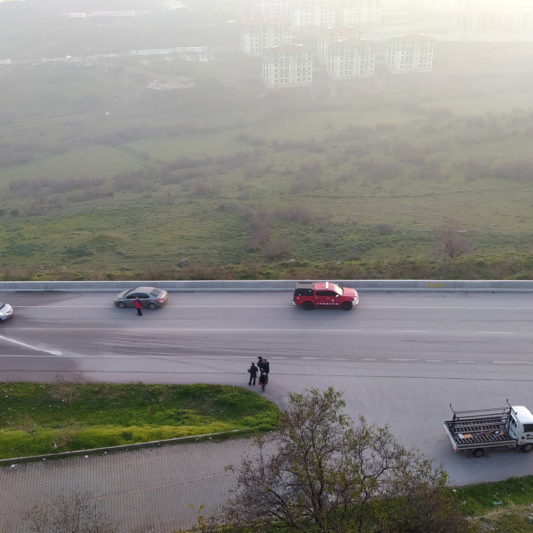 Korku Dolu Anlar Cam Yüklü Kamyonetten Yola Cam Yağdı (2)