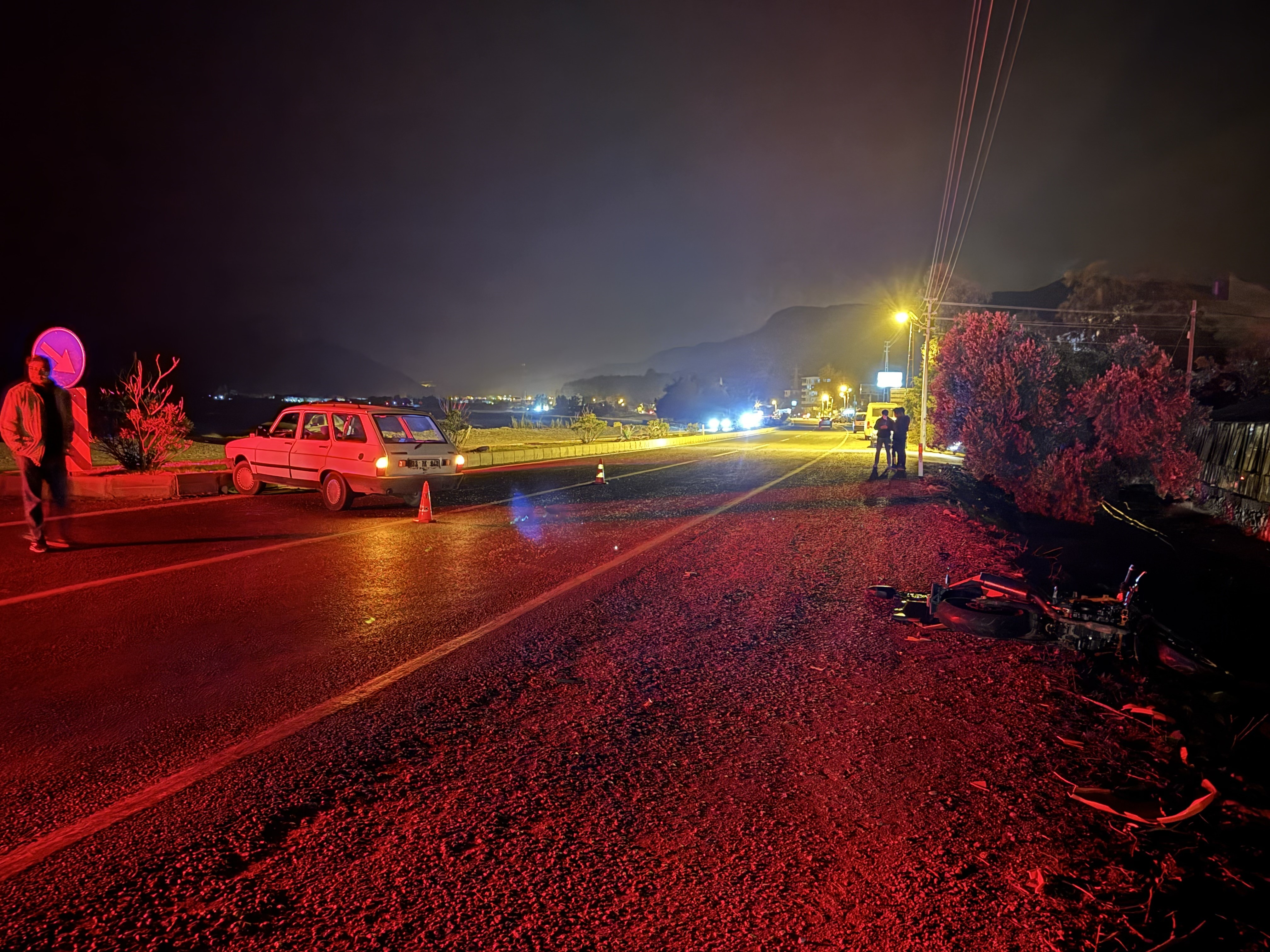 Korkunç Kaza Motosiklet Parçalandı, Sürücü Yaşam Savaşı Veriyor (3)