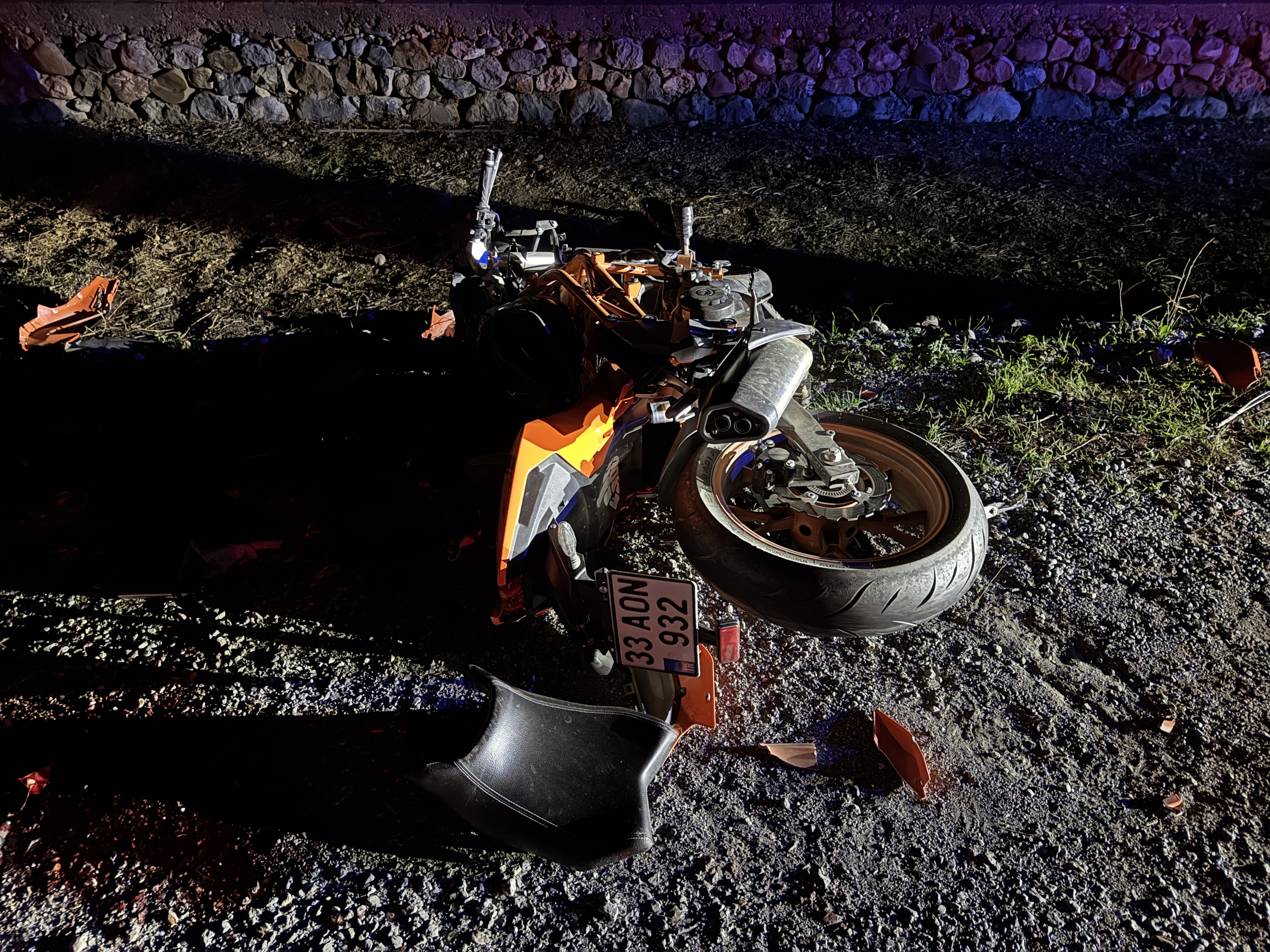 Korkunç Kaza Motosiklet Parçalandı, Sürücü Yaşam Savaşı Veriyor (8)