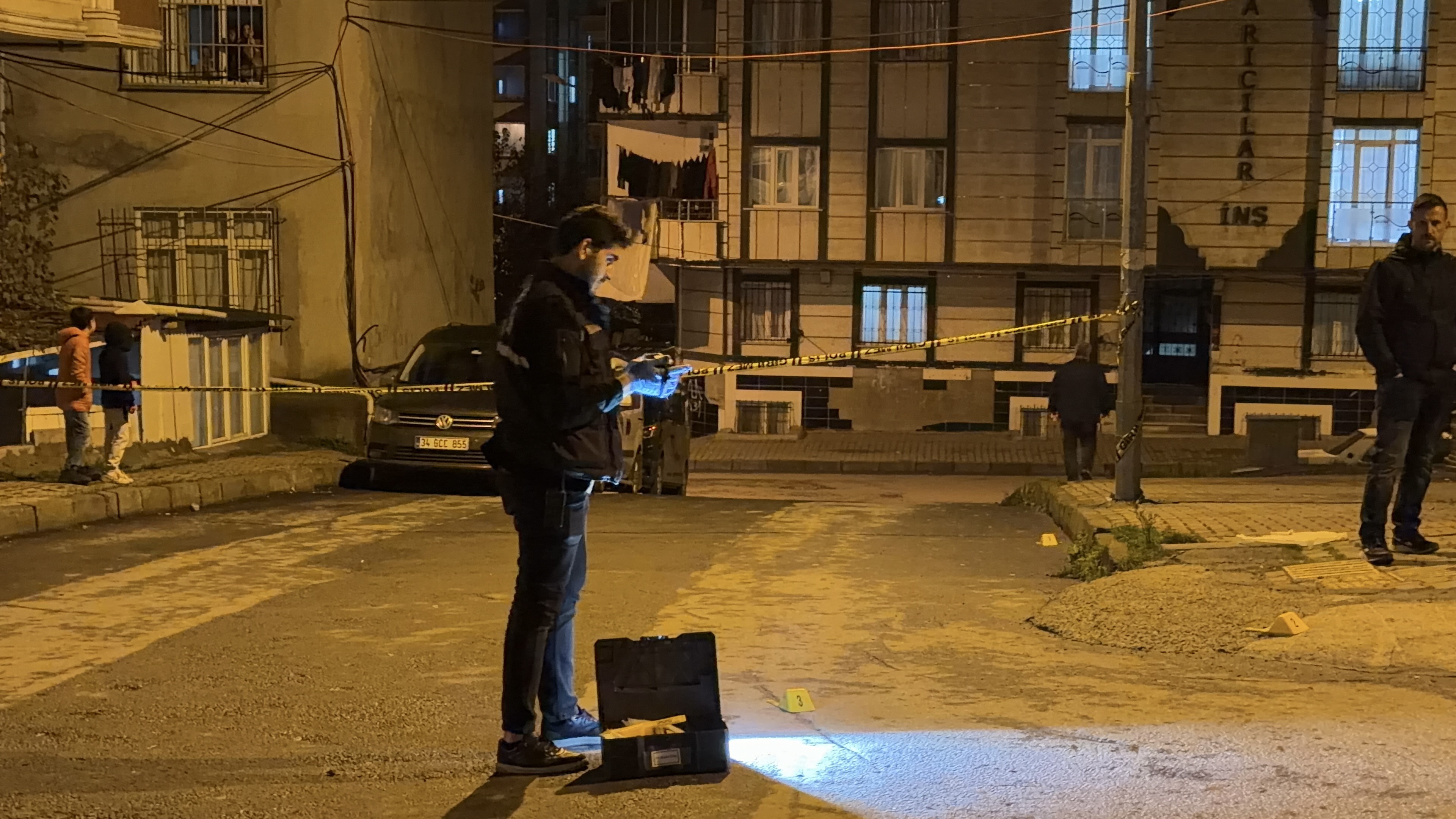 Kovalamaca Sonu Kanlı Bitti 19 Yaşındaki Gence Kurşun Yağdı, 13 Yaşındaki Çocuk Yaralandı (3)