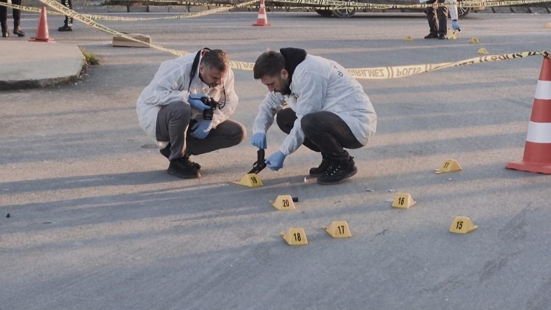 Liseli Ogrencilerin Korkulu Ruyasiydi Tacizci Caninin Silahli Saldirisinda Kan Akti 01
