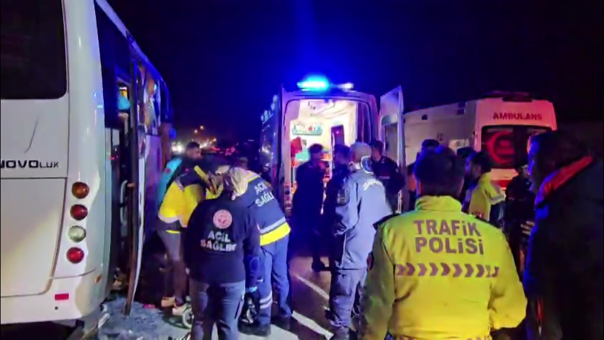 Mahkum Transferi Felakete Döndü! Zincirleme Kazada 23 Kişi Yaralandı (6)