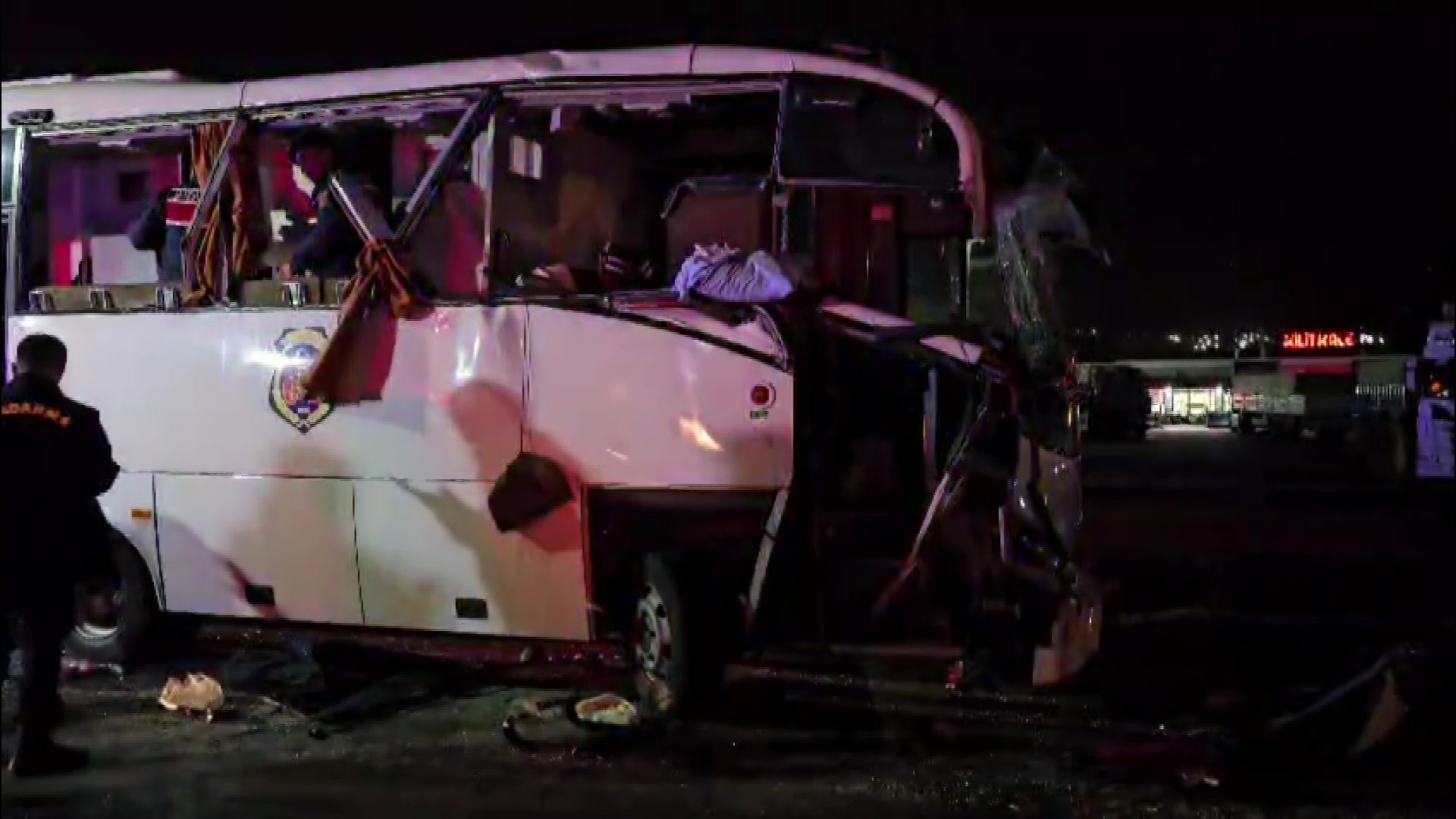 Mahkum Transferi Felakete Döndü! Zincirleme Kazada 23 Kişi Yaralandı (7)