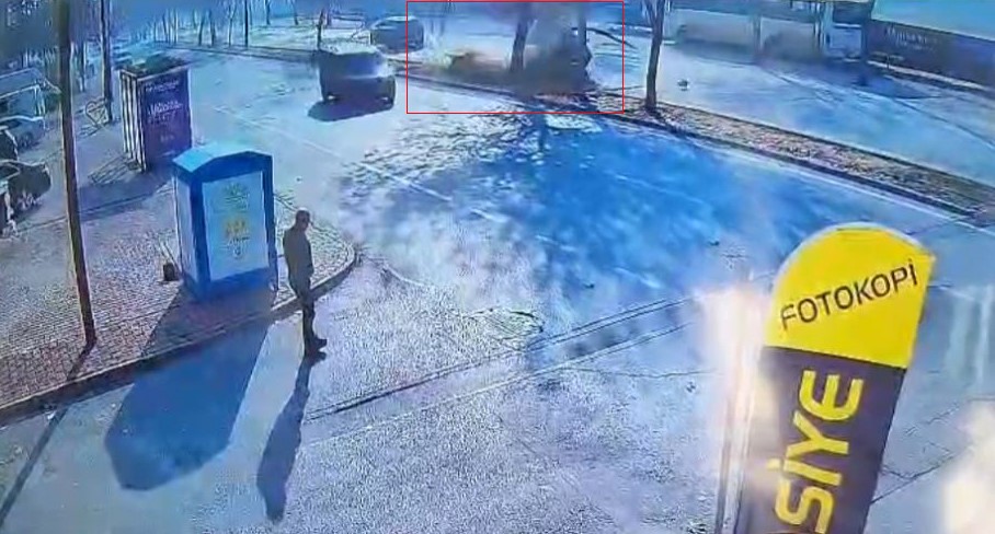 Makas Atmanin Bedeli Olum Oldu Kaza Kameralara Boyle Yansidi (3)