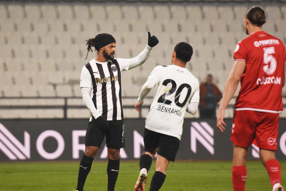 Manisa Fk Erken Gelen Gollerle Sok Oldu 1 Dakikada Skoru Esitledi (2)