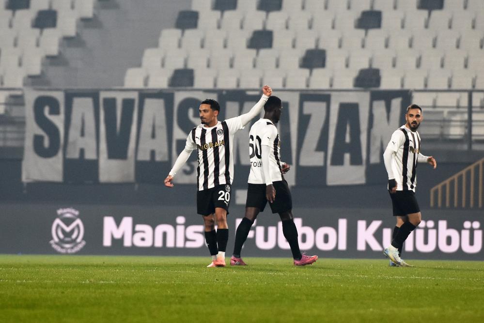 Manisa Fk Erken Gelen Gollerle Sok Oldu 1 Dakikada Skoru Esitledi (3)